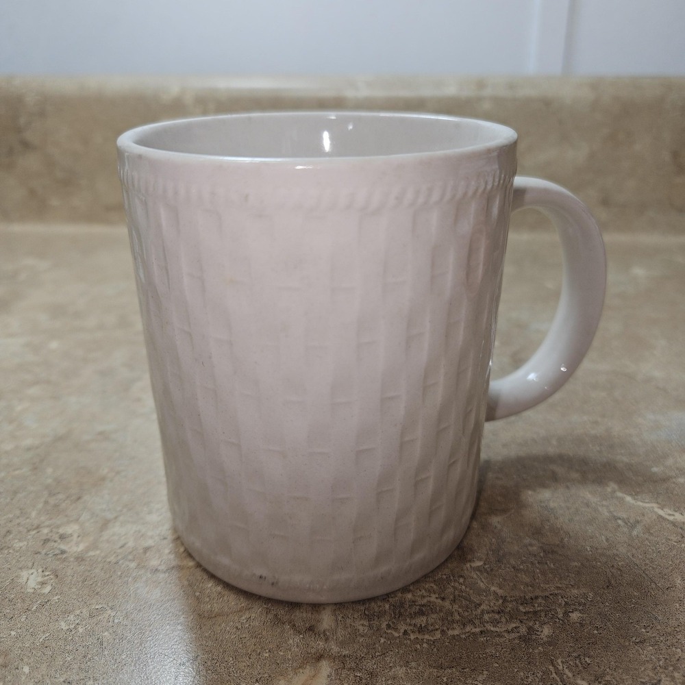 Oneida Wicker White Stoneware Coffee Mug Cup Textured Pattern Basketweave - Picture 2 of 7